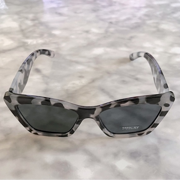 Anthropologie Tortoise Shell Cat Eye Sunglasses - Picture 9 of 10